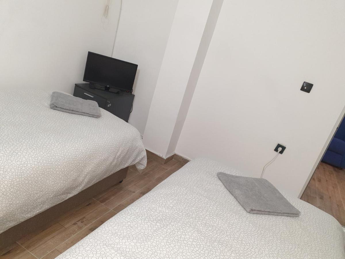 Sweet Basement Suteren Apartments Parking 5 Euro Skopje Luaran gambar
