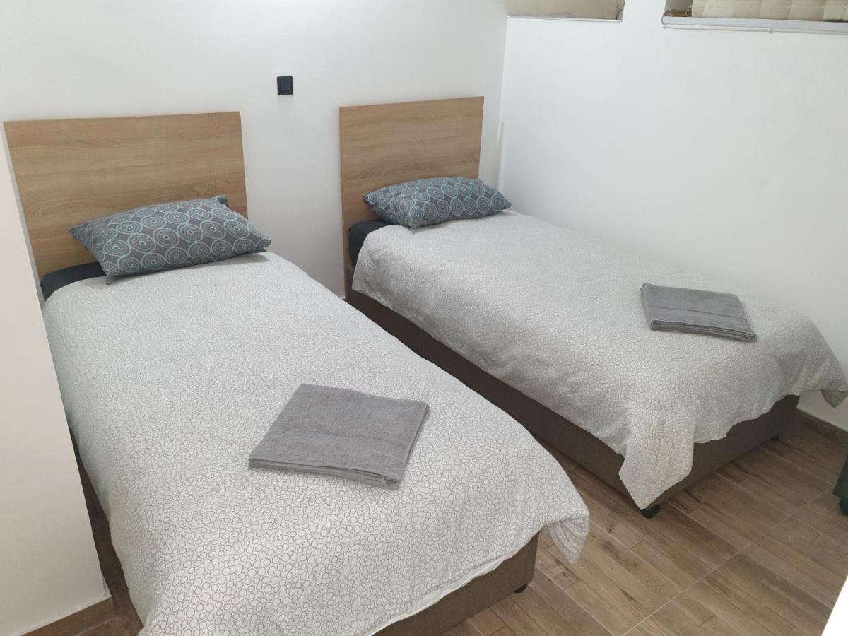 Sweet Basement Suteren Apartments Parking 5 Euro Skopje Luaran gambar