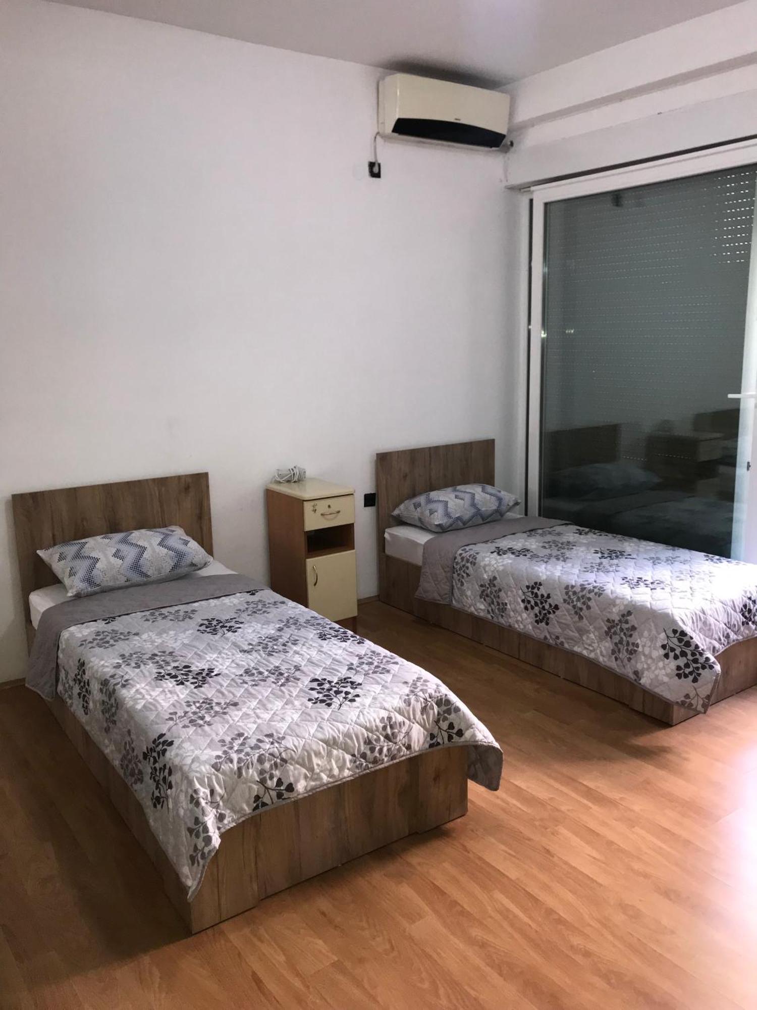 Sweet Basement Suteren Apartments Parking 5 Euro Skopje Luaran gambar