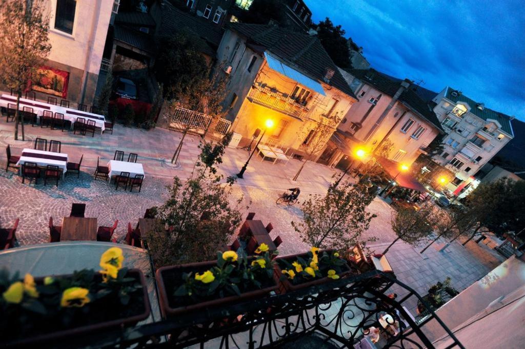 Sweet Basement Suteren Apartments Parking 5 Euro Skopje Luaran gambar